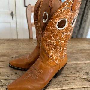 Miron Crosby Cleo boots in sienna